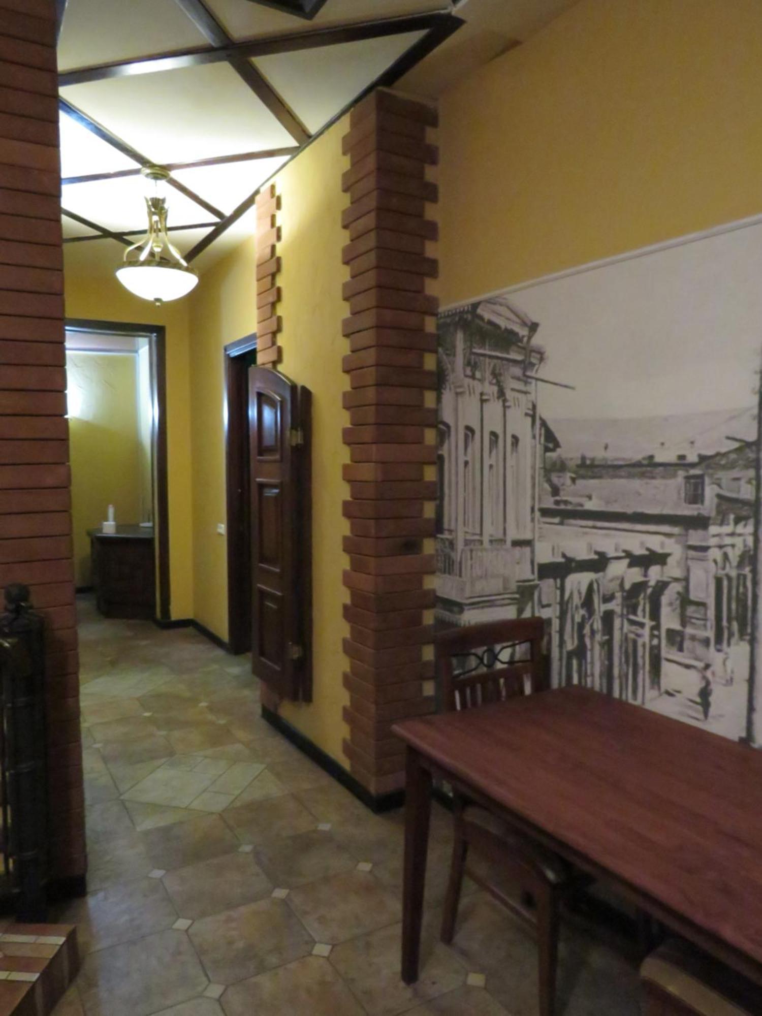Hostel Jan In The Very Center 예레반 외부 사진