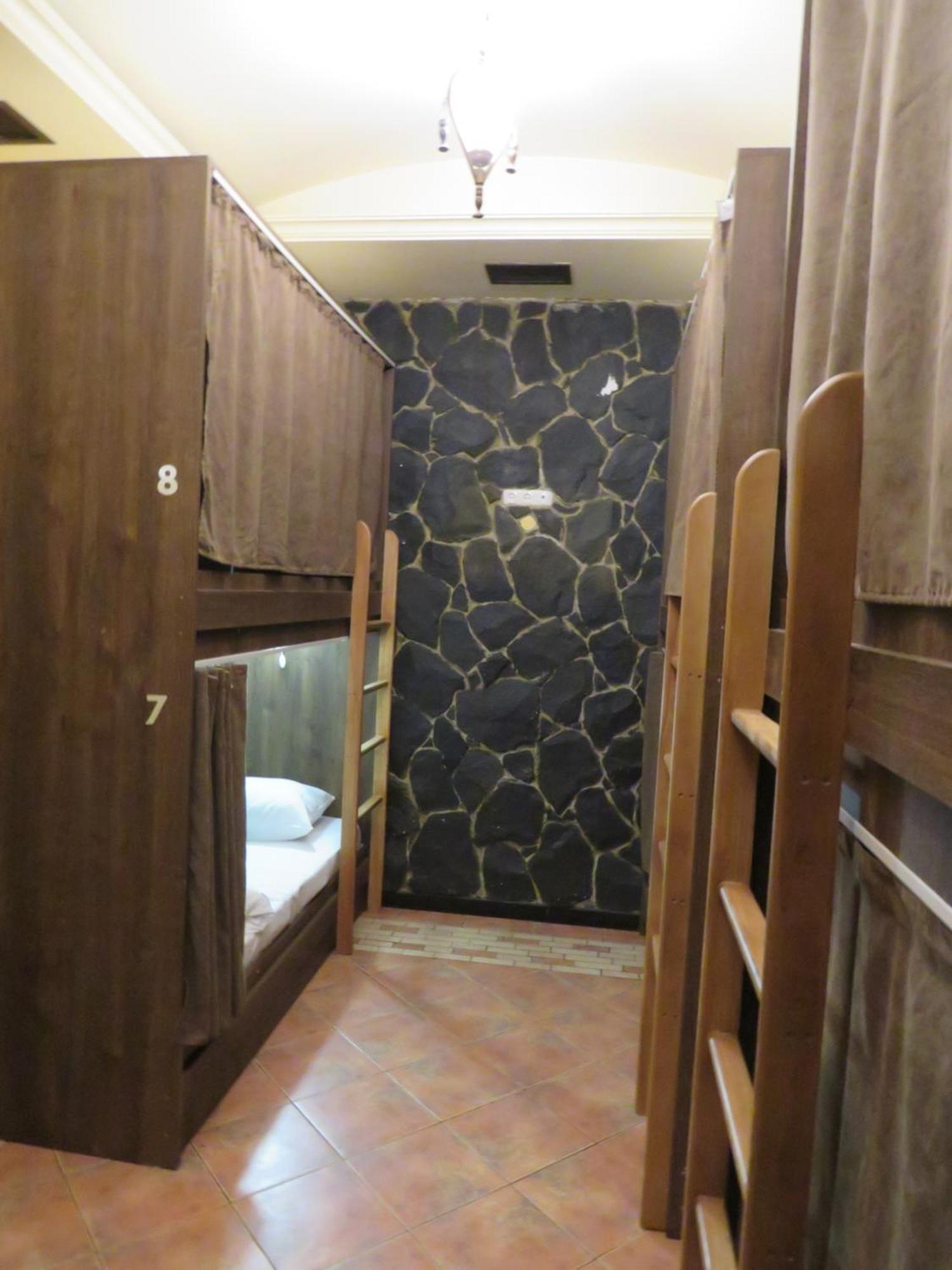 Hostel Jan In The Very Center 예레반 외부 사진
